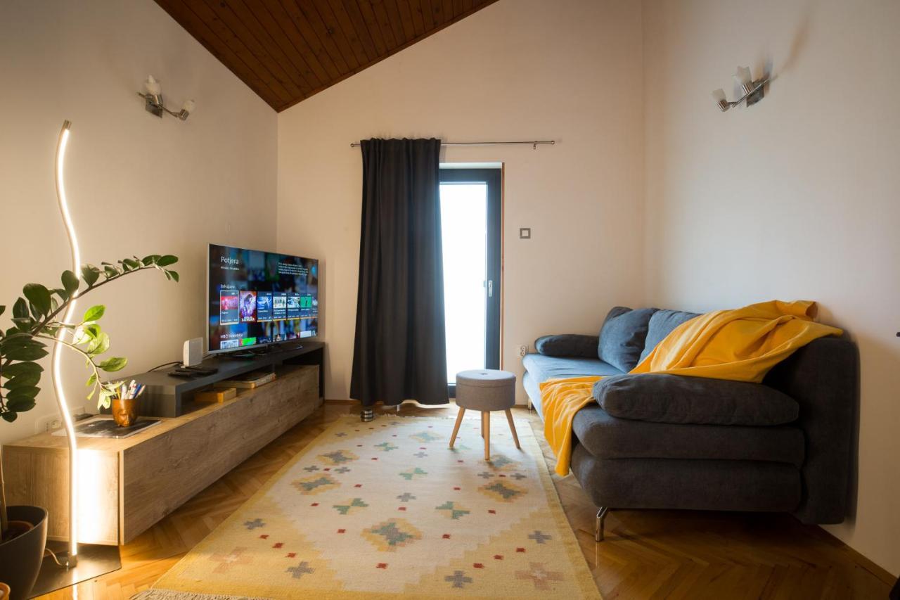 Apartmani Nena I Branko Premantura Exterior photo