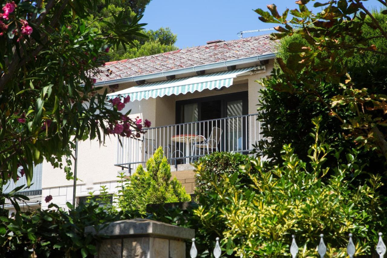 Apartmani Nena I Branko Premantura Exterior photo