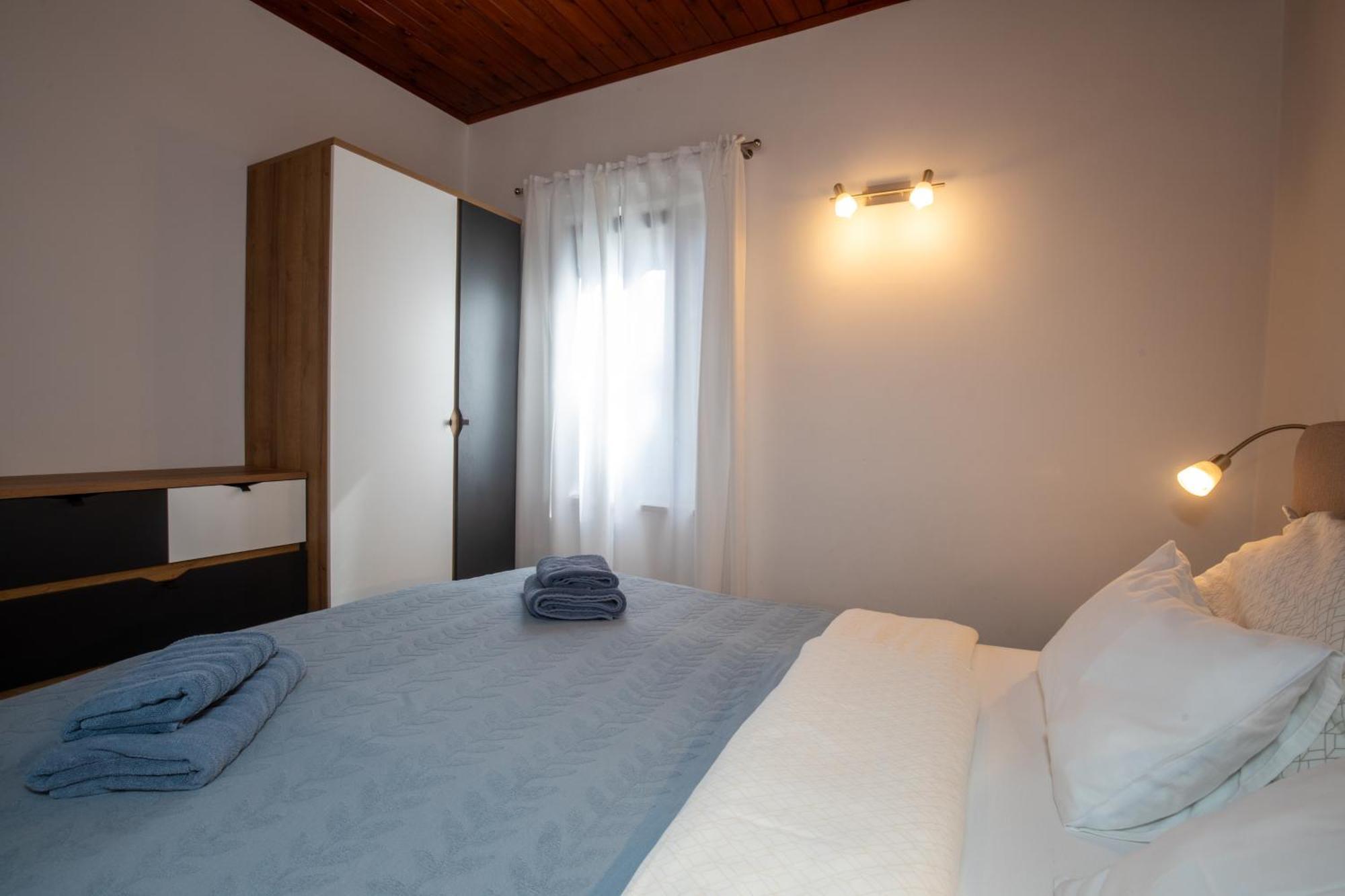 Apartmani Nena I Branko Premantura Exterior photo